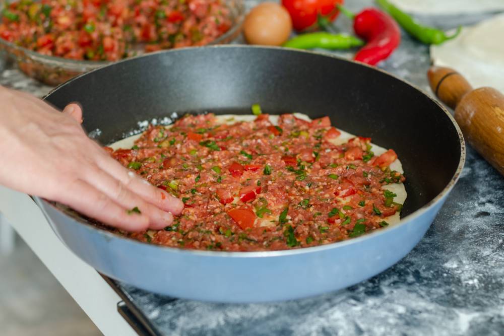 tavada lahmacun nasıl yapılır
