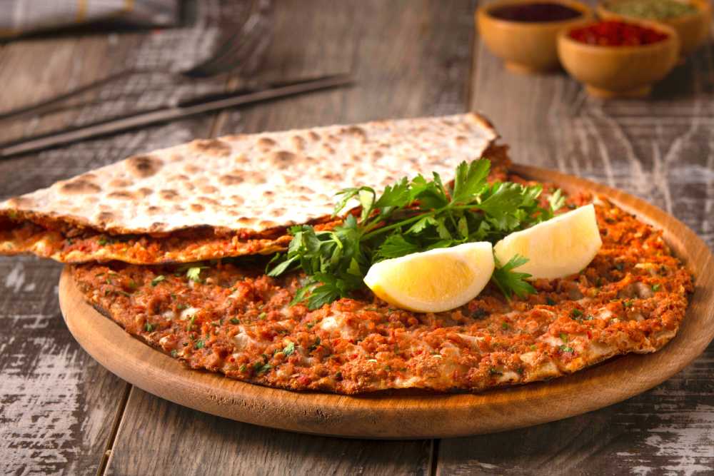 lahmacun hazırlığı